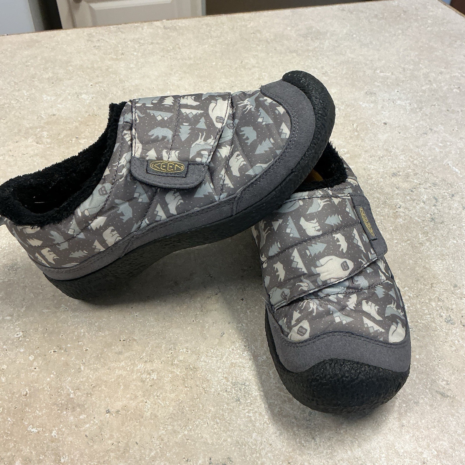 Scarpa da trekking Keen Kids TG 3 Howser bassa avvolgente grigio stella bianca campeggio