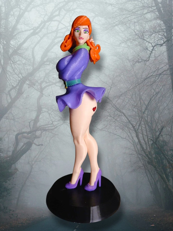 Figura sexy de Daphne Scooby Doo de 8 pulgadas Foto 4 de 4
