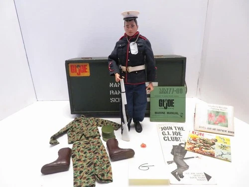 1964 GI JOE Action Marine Dress Parade w/ Footlocker w/ Heavy Brow (g)