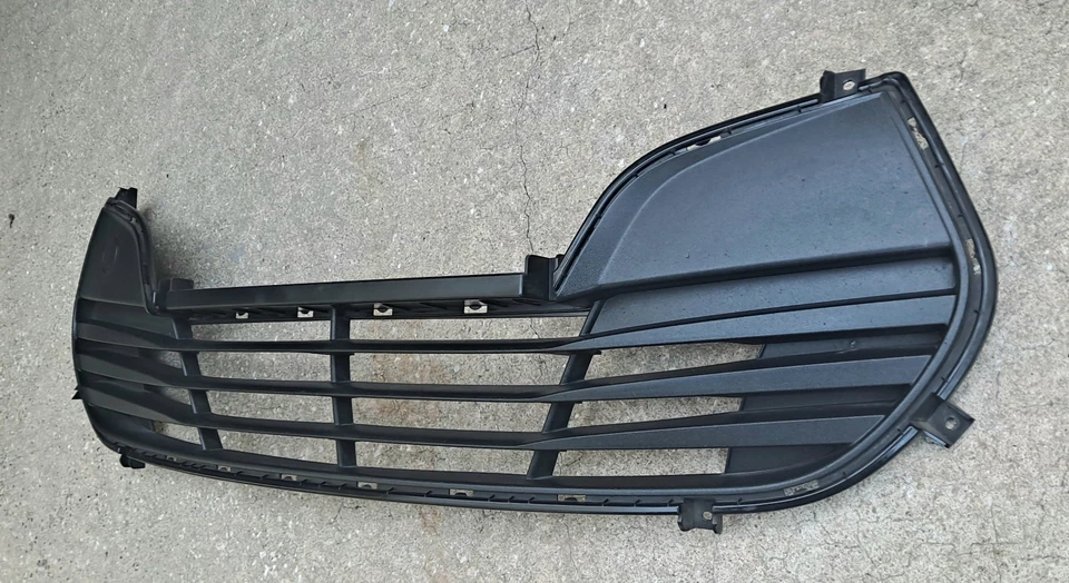 2012-2017 Hyundai Veloster  Front Lower Grille Black 2013 2014 2015  - Imagem 2 de 4