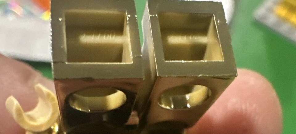 LEGO Classic Spaceman Gold Chrome With Custom Space Helmet / Air Tank - Image 2 of 3