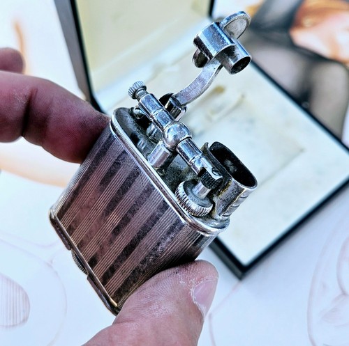 Encendedor de gasolina vintage Alfred Dunhill enchapado en plata brazo elevador y caja original - Imagen 7 de 12