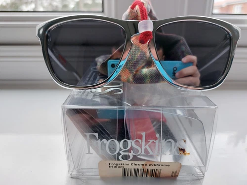 Oakley Supreme Frogskin Chrome avec verres chromés iridium Neuf dans sa boîte SUPER RARE 2007