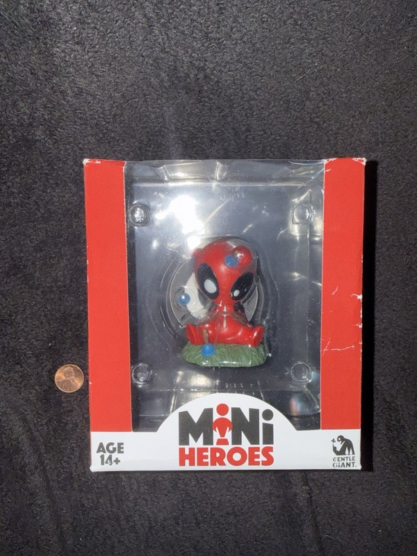 Mini Deadpool Q-Fig Loot Crate Exclusive Vinyl Figure 2016 Marvel Comics