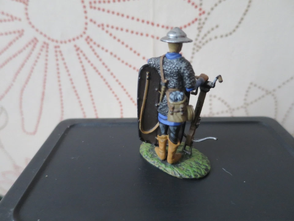 SOLDAT DU MOYEN AGE-ARBALETRIER SUISSE-XV°S - FIGURINE EN METAL/PL- H.54 MM - BE - Photo 2/3