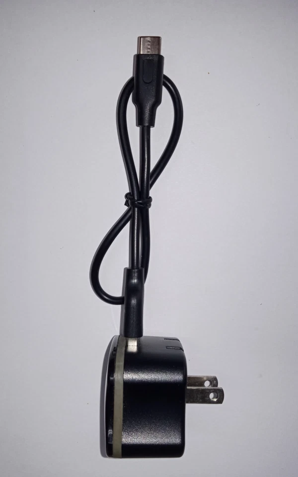 Insignia USB 壁式充电器 适用于平板电脑 NS-AC1U2N 5.0V 2.4A — 第 3/4 张图片