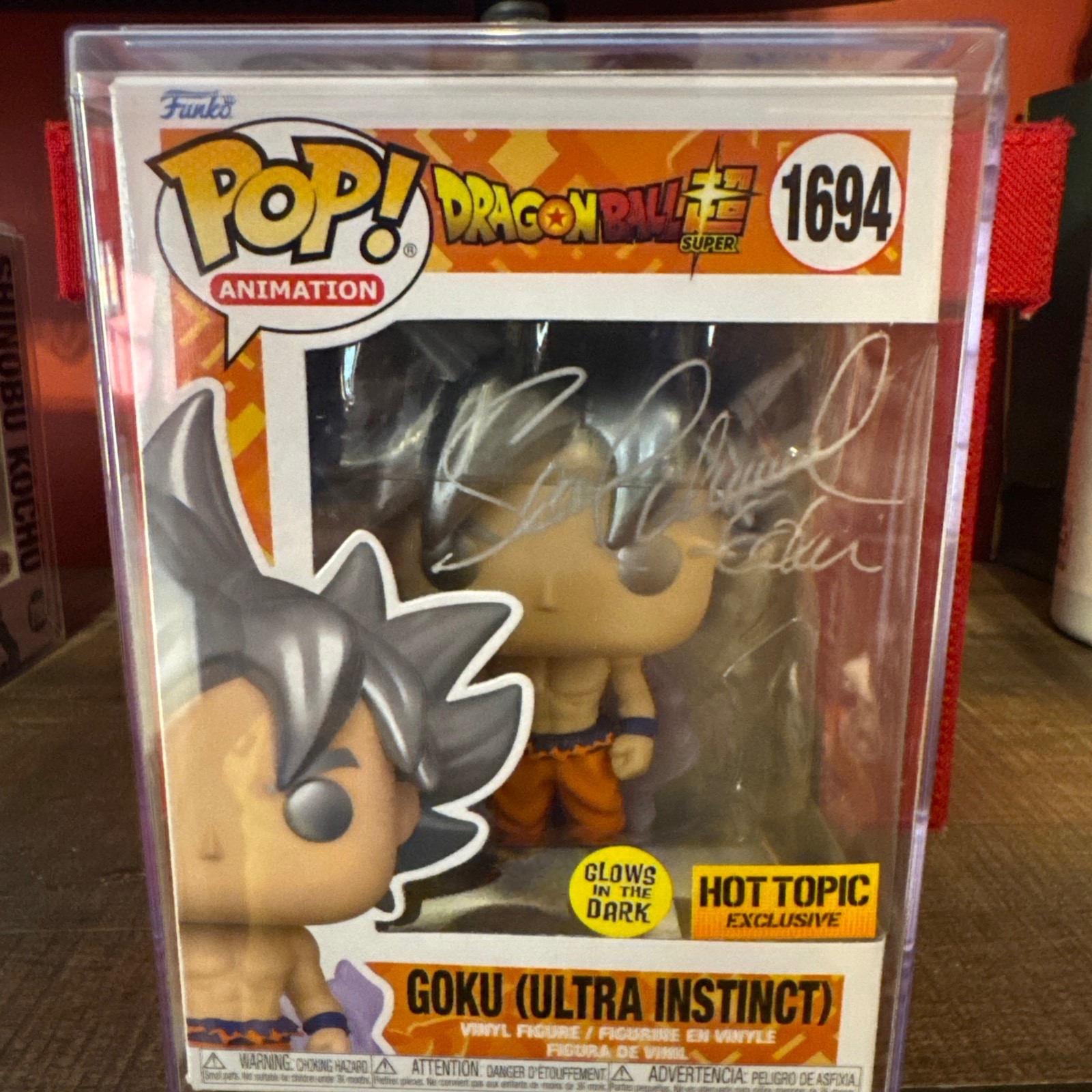 Funko Pop! Vinyl: Dragon Ball - Goku (Ultra Instinct) (Glow)