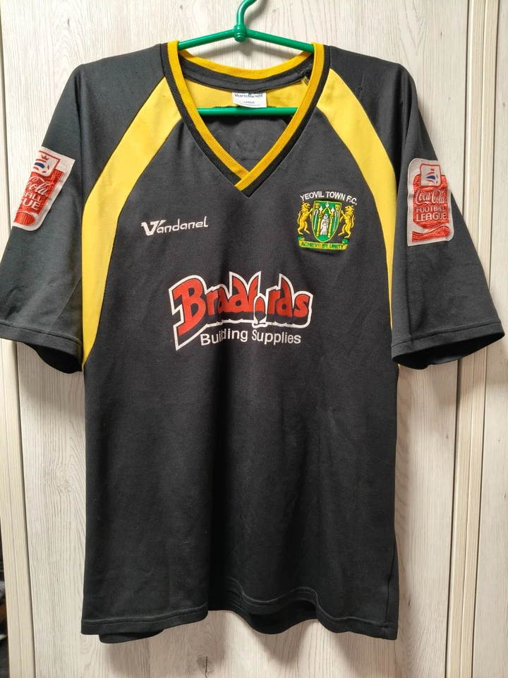 Size L Yeovil Town 2007-2008 away football shirt jersey Church #17 - Image 2 of 4