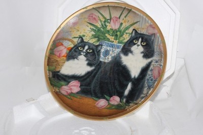 New Lenox Bib and Tucker Cat Plate Anne Mortimer 1995 with Gold Trim.