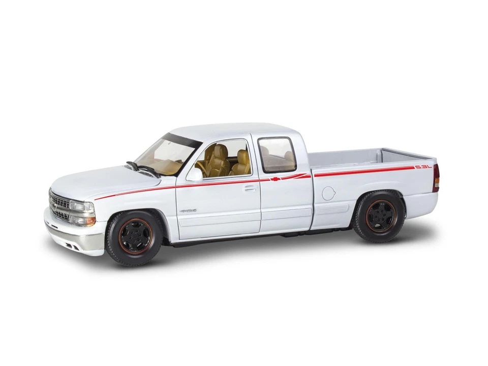 MONOGRAM 1/25 1999 CHEVY SILVERADO STREET PICKUP - Immagine 3 di 4