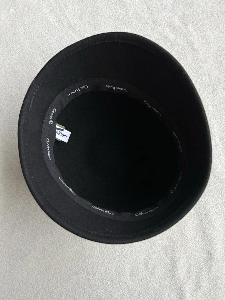 Sombrero para mujer Calvin Klein 100 % lana negro plateado herrajes Foto 4 de 4