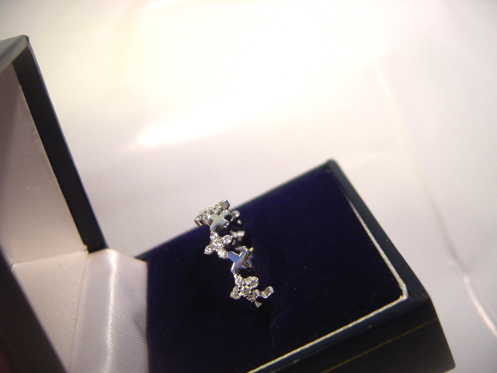 Stunning Solid Silver Ring-Superb design-sparklin… - image 2