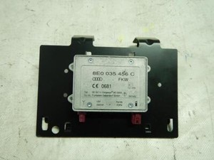 Audi A3 8P Antennenverstärker 8E0035456C mit Halterung , Steuergerät Antenne