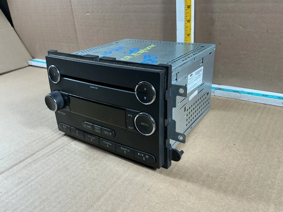 Receptor de radio reproductor de CD Mp3 Ford Explorer AM FM 2008-2009 8L2T-18C869-AG OEM Foto 2 de 4