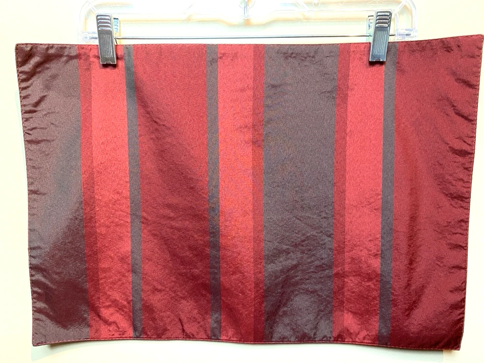 Set of 6 Elegant Burgundy & Gray Stripe Placemats & Napkin Set - Unbranded EUC - Image 4 of 4