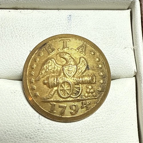 RHODE ISLAND CIVIL WAR 1794 B.T.A. (BRISTOL TRAIN OF ARTILLERY) COAT BUTTON RI15