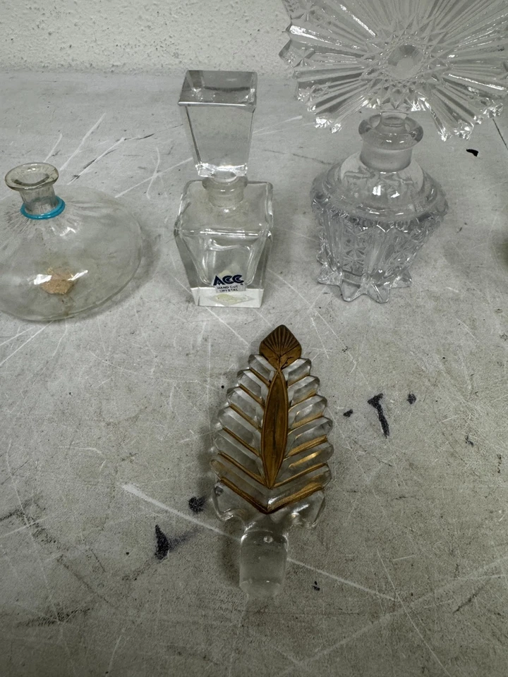 Lote De 4 Botellas De Perfume De Vidrio Prensado De Colección L.E. Smith 1943 - 1961, checo Foto 4 de 4