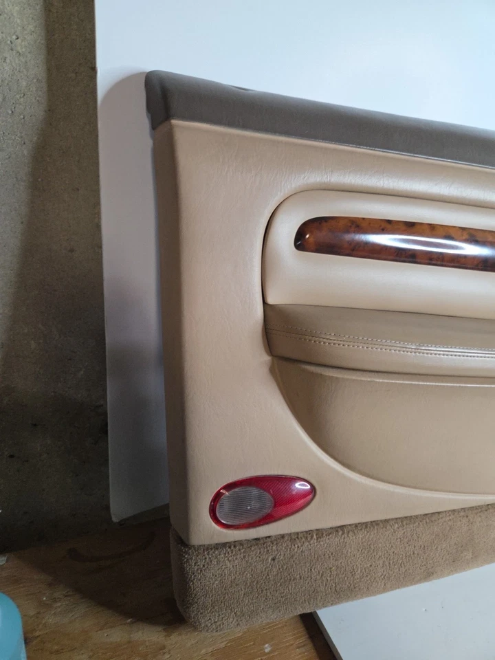 1997 1998 Lincoln Mark VIII Door Panel Beige LH Driver Side Door Card DY - Image 3 of 4