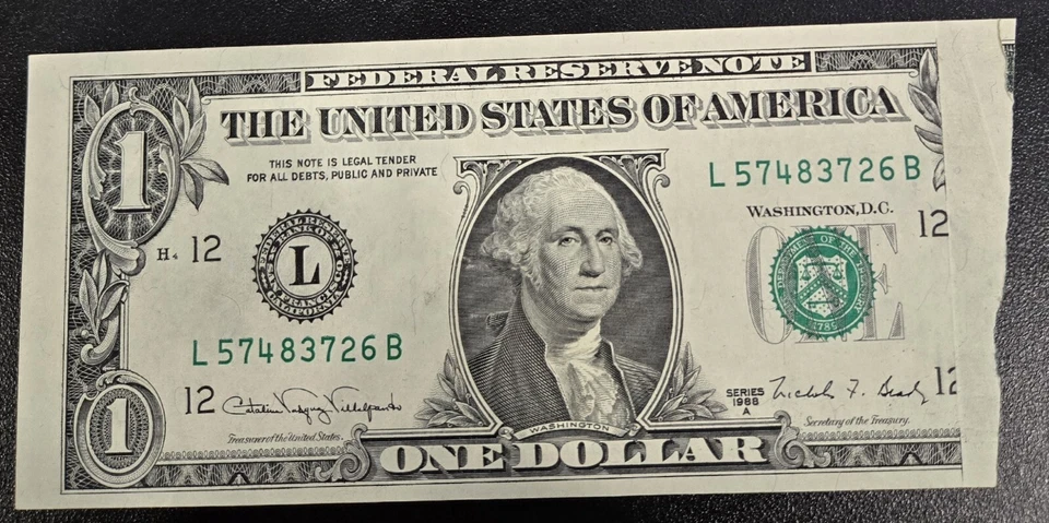 $1 Dollar Bill 1988A Cutting Error W / Broken Lader 57483726 UNCIRCULATED CRISP - Image 2 of 4