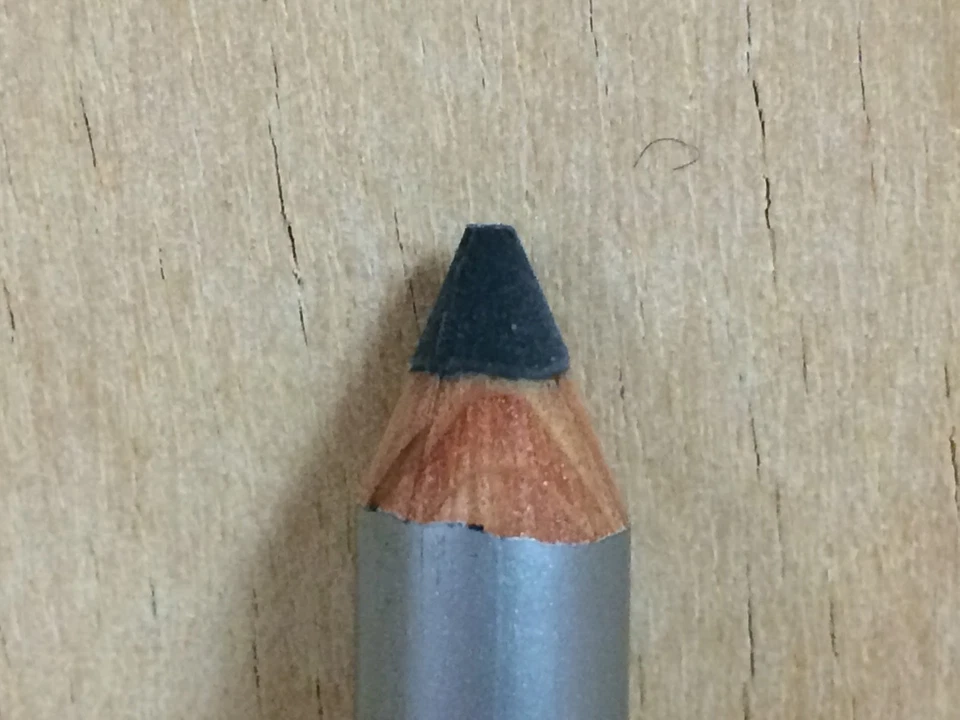 Delineador de ojos Kirkland by Borghese (paquete de 2) NEGRO + CEPILLO FACIAL gratis Foto 2 de 2