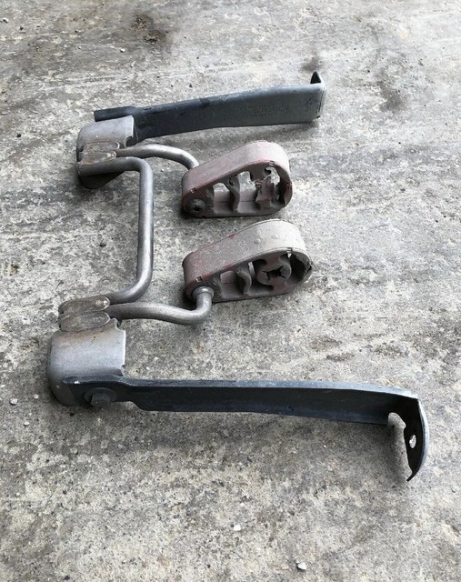 0813 BMW E90 E92 E93 M3 Exhaust Muffler Rubber Hanger Bracket OEM eBay