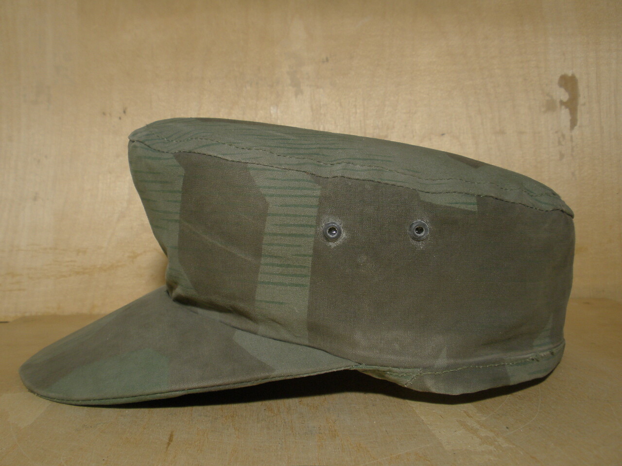 Bild 1 von 12