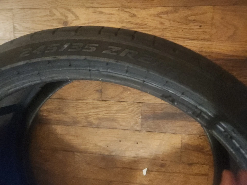 倍耐力 PZero 245/35 ZR21 103(Y) 宾利径向无内胎 x 负载汽车轮胎 — 第 4/4 张图片