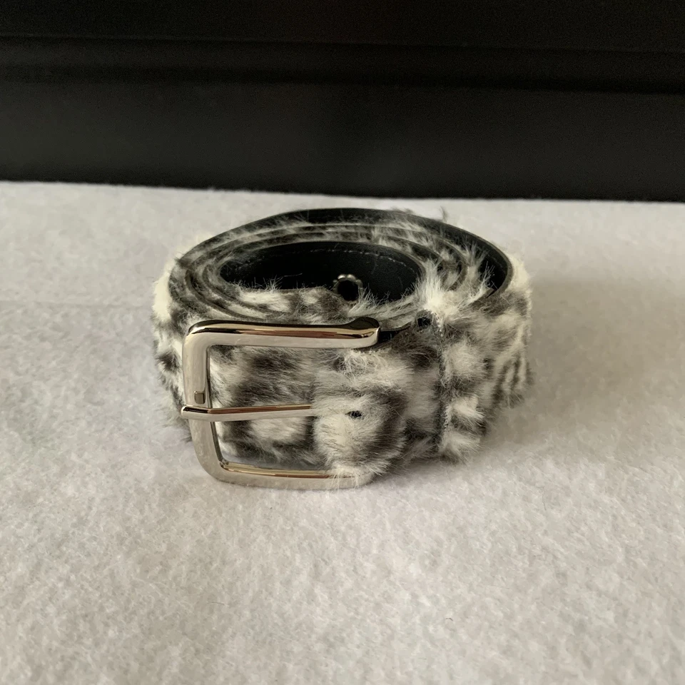Cinturón de piel difusa blanco y negro con estampado de leopardo años 2000 accesorio de moda Foto 4 de 4