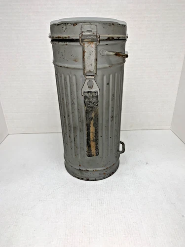 ORIGINAL WW2 GERMAN MILITARY GAS MASK CAN - CAN ONLY