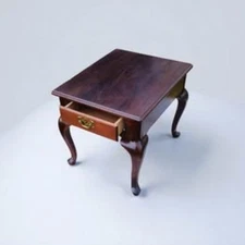 Traditional 21 Inch Accent End Table