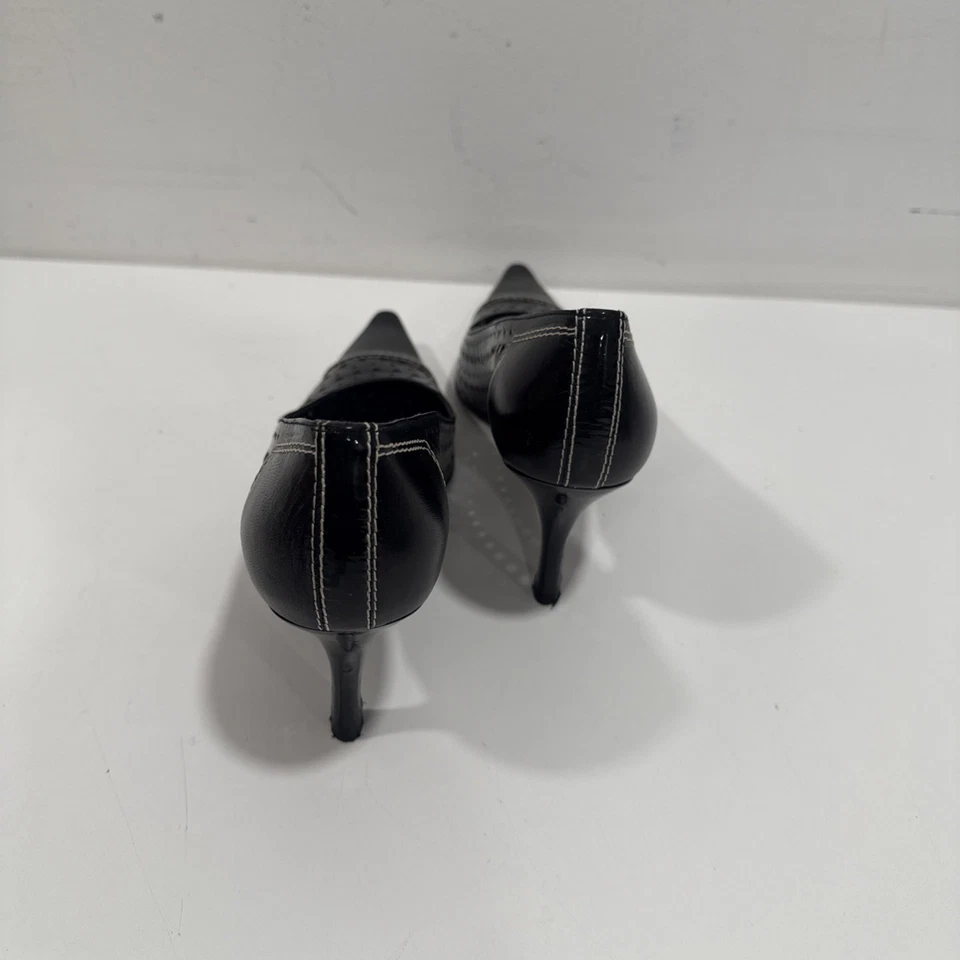 Stuart Weitzman CW03267 Black Patent Leather Kitten Heels 9N Pointed Toe Pumps - Image 3 of 4