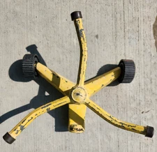 Vintage NELSON  Poppy rotating Lawn Sprinkler Metal 3 Arm Yellow W/Wheels