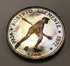 Roberto Clemente Silver Round .5873 oz ASW - Ciudad Deportiva Numismatica  Q2821 0.01 per troy oz