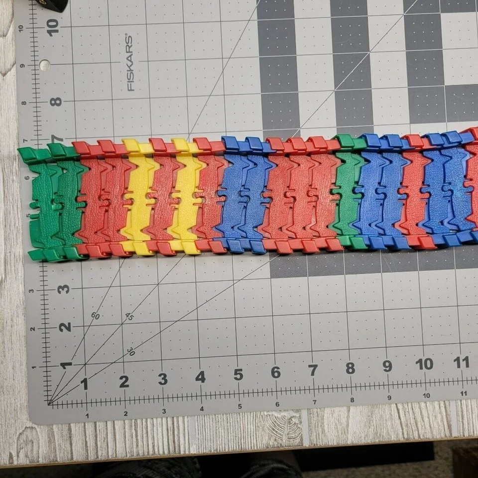 Magic Tracks 16 ft Building Set With Blue Car Tracks Accessories Bag Green Red - Image 4 of 4