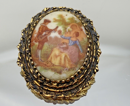 Vintage Brooch Gold Metal Porcelain Courting Couple Hand Painted - Picture 10 of 10