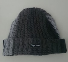 FW22 Supreme Gradient Crochet beanie Black Hand-crocheted Hat Grey