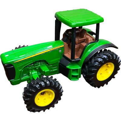 John Deere Green Tractor Toy Farm Vehicle D0214Q01