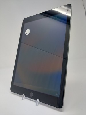 Apple iPad (5th Generation) A1823 32 GB, Wi-Fi + 4G, 9.7 in - Space Gray