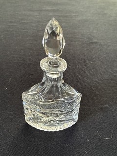 Charming Victorian Cut Crystal Glass Perfume Bottle with Stopper Great Condition