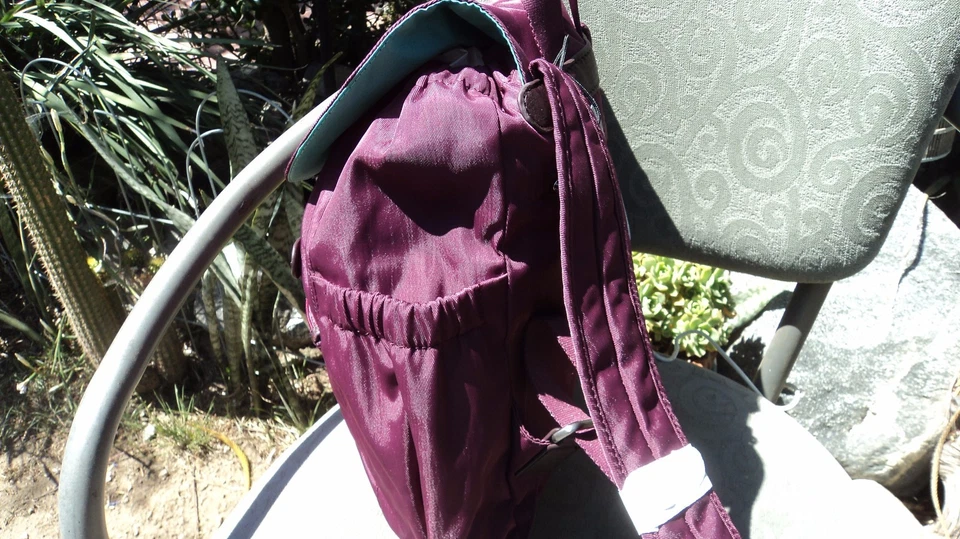 Mochila Osgoode Marley 8309 Raisin Cityscape Foto 2 de 4