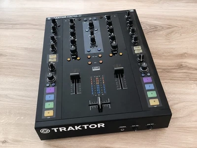 Table de mixage DJ professionnel TRAKTOR Kontrol Z2 /USB 2+2 Canaux - Photo 1/4