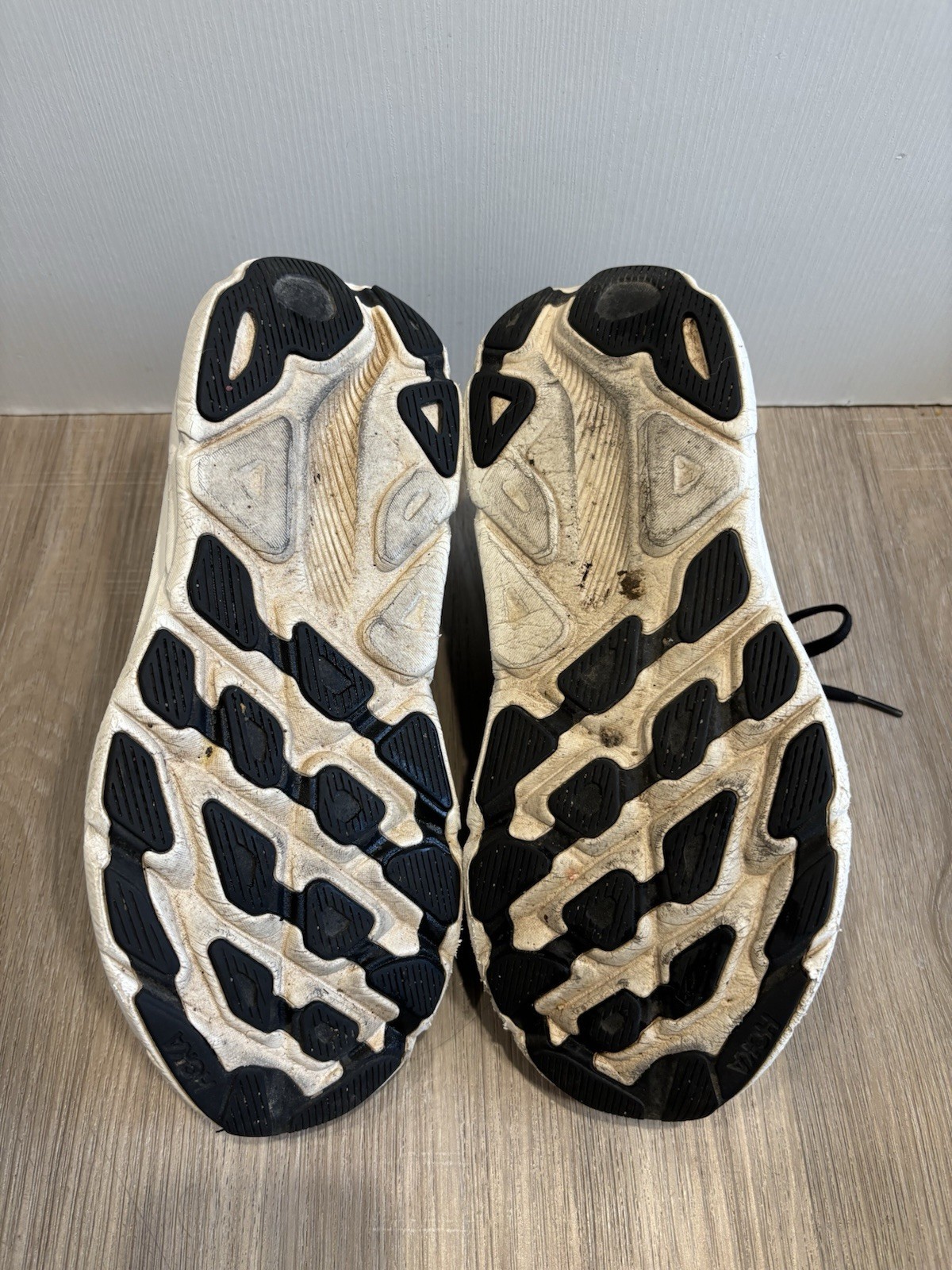 Hoka One One Clifton 9 Womens 1132211 BWHT Black Running Shoes Sneakers Sz 9 B thumbnail 5