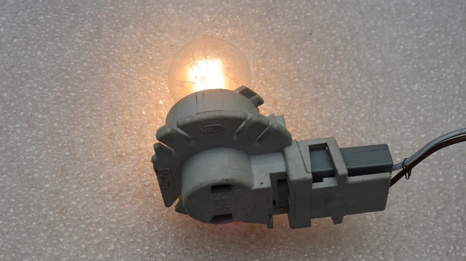 AUDI 100 A6 C4 - Indicator Lamp Holder / 443971996 P25-1 32CP HELLA 12V ##217 - Image 4 of 4