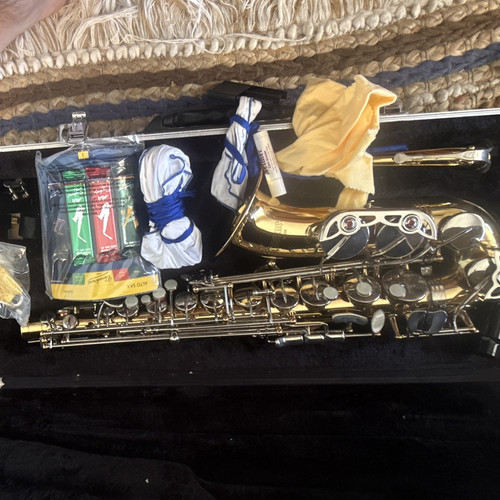Selmer AS500 Alto Saxophone Eb Brass Gold Lacquer Finish w/ Case