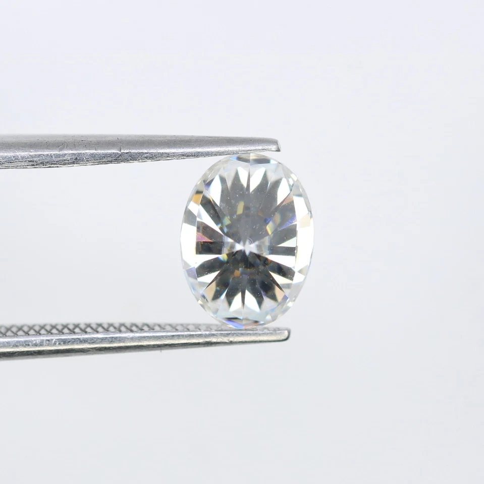 1.44 CT Moissanite Diamond Oval Cut 8.00x6.00 White Diamond For Engagement Ring - Image 3 of 4