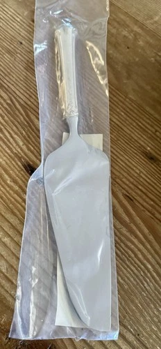 TOWLE CAKE SERVER STAINLESS 10.5" - Vintage