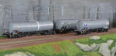 Roco 6600091 3er Set Kesselwagen, Typ Zacns, MILLET