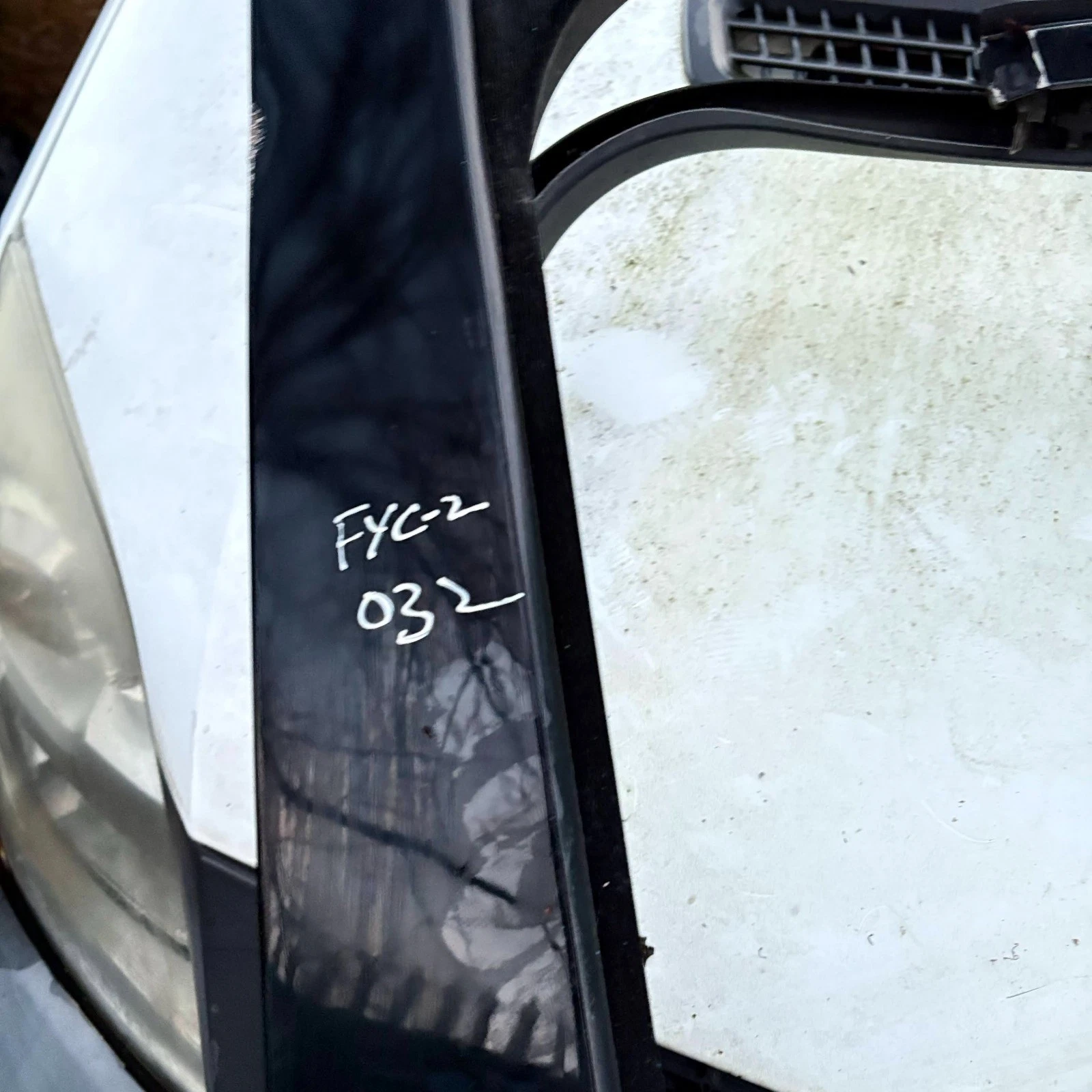 Range Rover L405 door handwritten dismantler stock marking close-up
