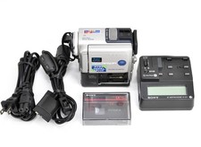 Mint Sony Handycam DCR-PC5 Mini DV Camcorder Nightshot Carl Zeiss Lens Japan