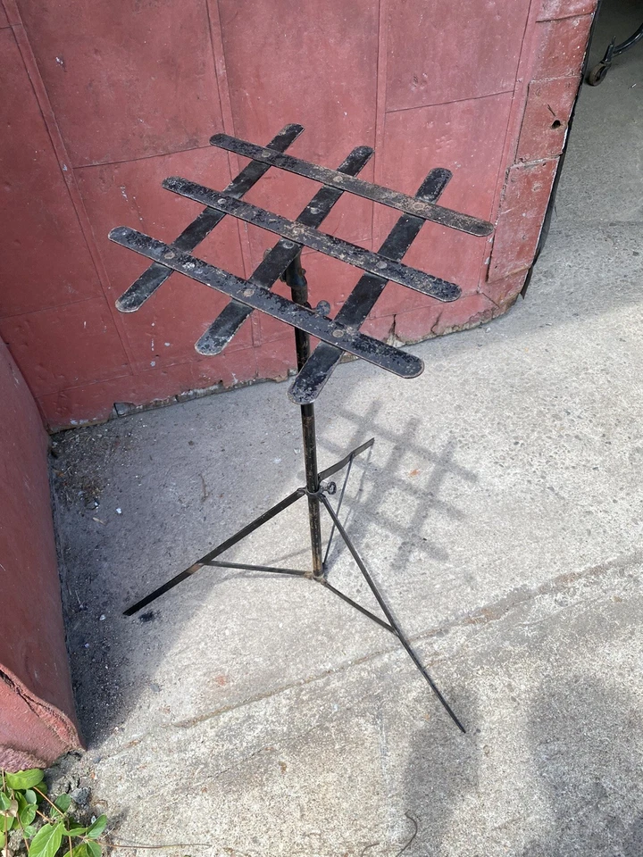 Antiguo soporte industrial para plantas de hierro fundido plegable flor jardín iglesia Foto 3 de 4